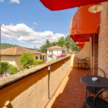 Hotel apartamentowy Isa-holiday-home With Swimming-pool In San Gimignano, With Air Conditioning And Private Outdoor Area