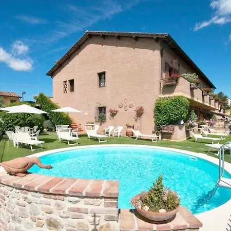 Isa-holiday-home With Swimming-pool In San Gimignano, With Air Conditioning And Private Outdoor Area Lägenhetshotell *