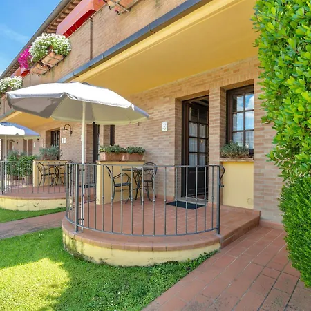 Isa-holiday-home With Swimming-pool In San Gimignano, With Air Conditioning And Private Outdoor Area Lägenhetshotell